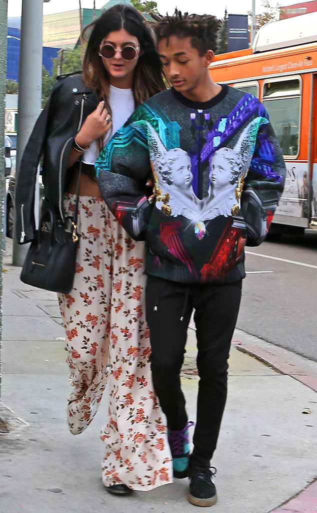 Kylie Jenner Says She's Single, Would Go to Prom With Best Guy Friend Jaden Smith E! News Kylie Jenner Says She's Single, Would Go to Prom With Best Guy Friend Jaden Smith E! News